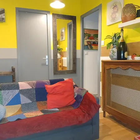 40 M2 Pour 2,3,4,5 Personnes-rez De Chaussee Sur Rue Et Patio-sejour,cuisine,sdb,chambre Avec Lit Double-2 Canapes Lit Japonais Et Matelas Gonflable-entree Cote Rue Berzelius-4 M Du Metro Brochant Lig13- Bus 31,54,74 Ers Sites Touristiques *